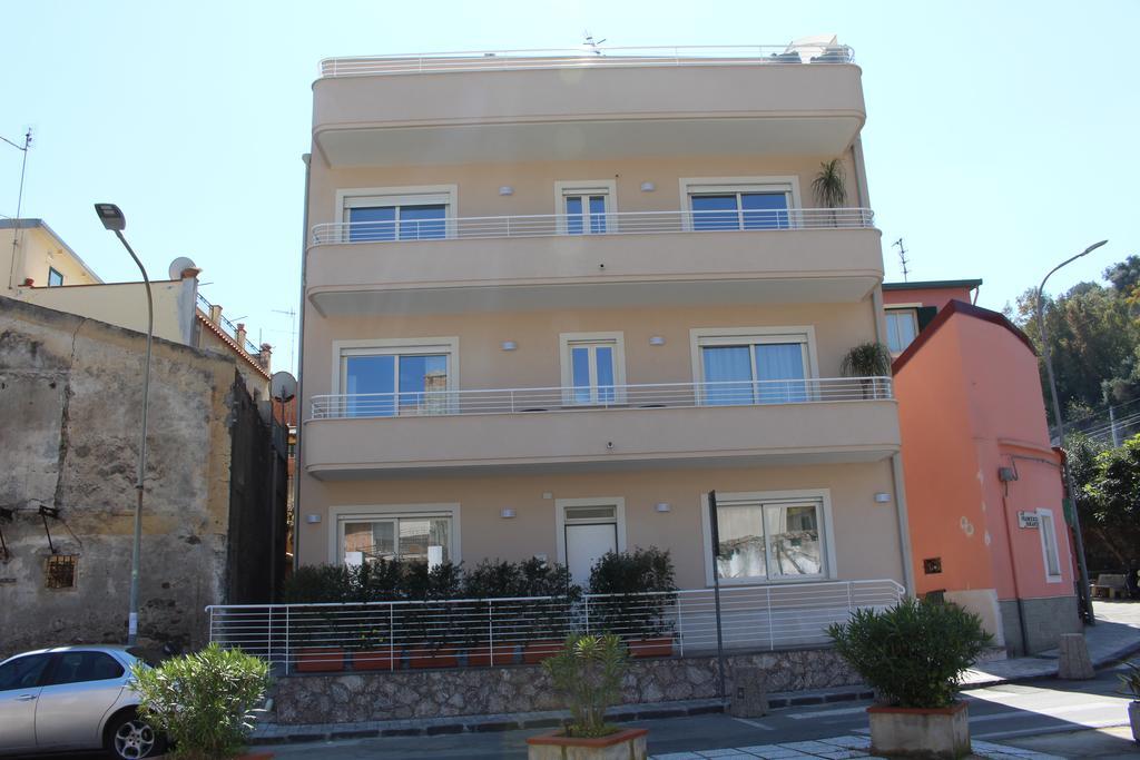 Taonasi Mazzeo Apartment Luaran gambar